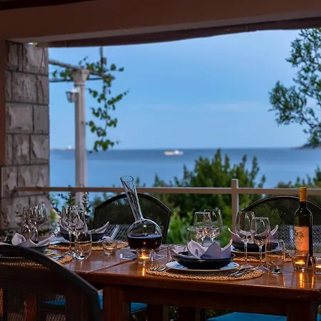 5 Bedroom With Private Pool וילה Poljice